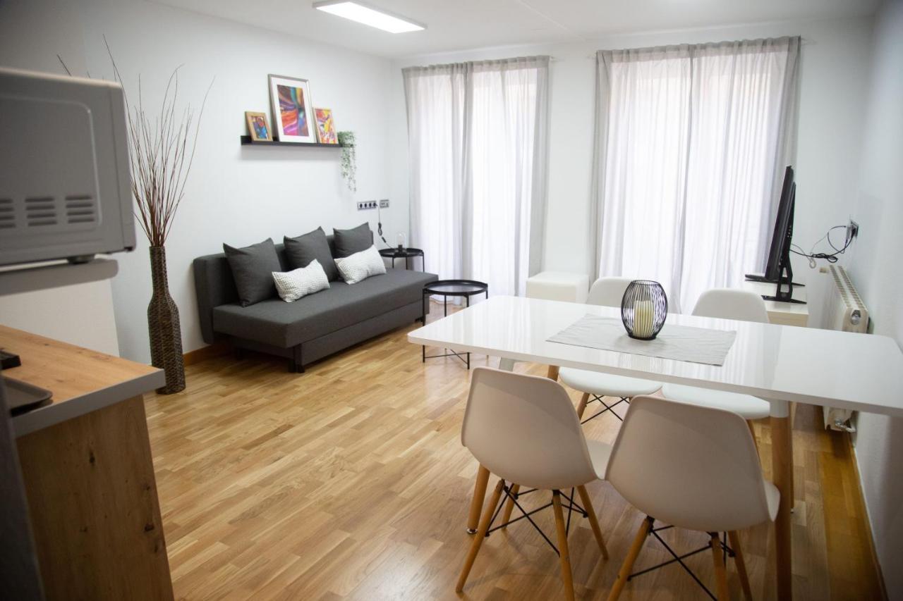 Elizabeth Towers Apartment Almansa Exterior foto